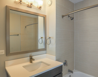180 N Jefferson Street - Photo Thumbnail 13
