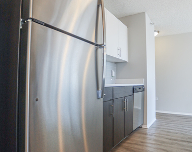 180 N Jefferson Street - Photo Thumbnail 5