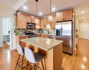 828 W Grace Street - Photo Thumbnail 7