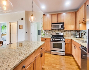 828 W Grace Street - Photo Thumbnail 8
