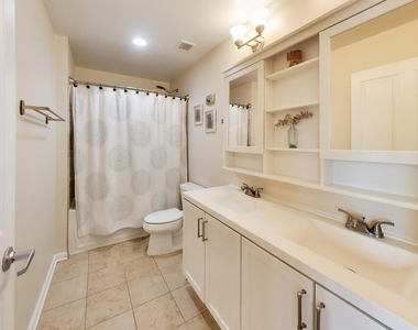 828 W Grace Street - Photo Thumbnail 11