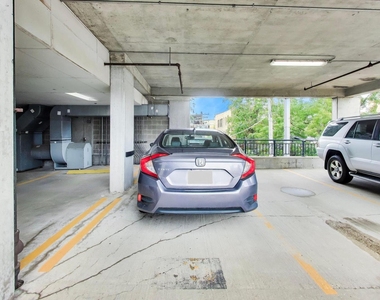828 W Grace Street - Photo Thumbnail 15