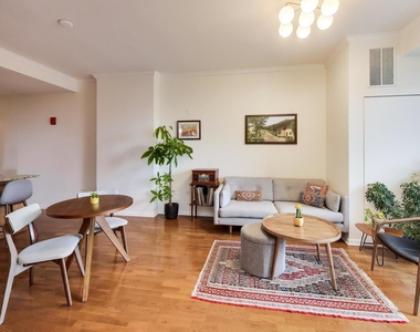 828 W Grace Street - Photo Thumbnail 4