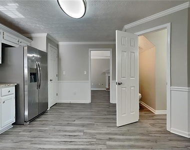 1305 Burning Bush Drive - Photo Thumbnail 3