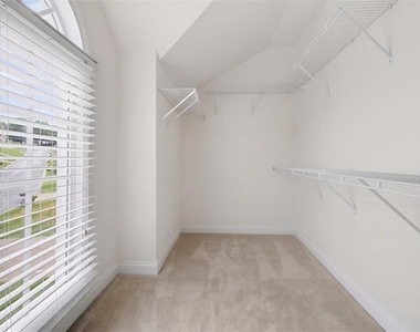 4059 Ashland Circle - Photo Thumbnail 5