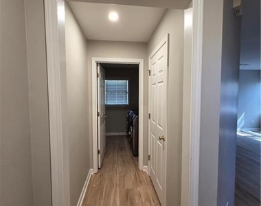 3860 Brookview Point - Photo Thumbnail 4