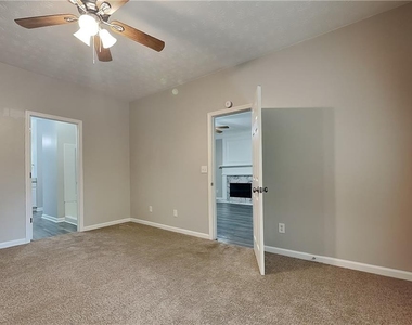 1975 Sterling Creek Court - Photo Thumbnail 9