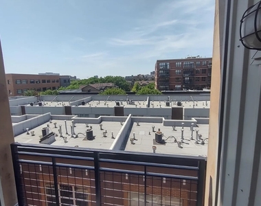 1228 W Monroe Street - Photo Thumbnail 9