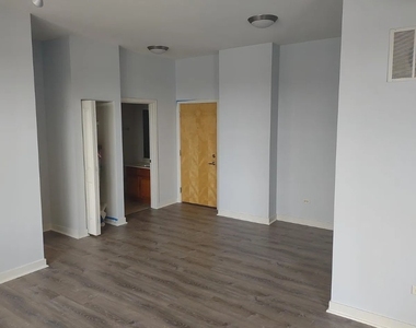 1228 W Monroe Street - Photo Thumbnail 3