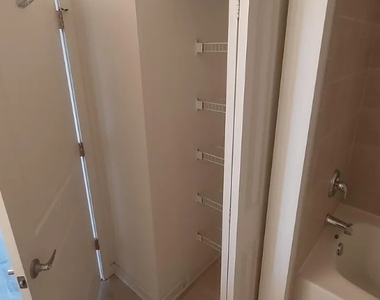 1228 W Monroe Street - Photo Thumbnail 14
