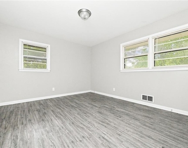 3945 Camellia Trail - Photo Thumbnail 11