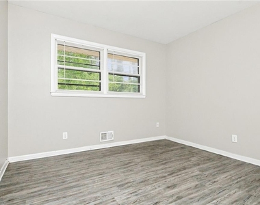 3945 Camellia Trail - Photo Thumbnail 10