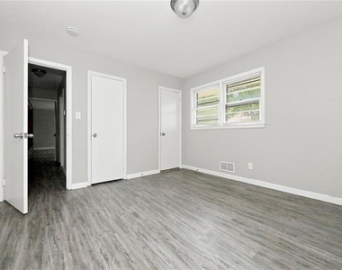 3945 Camellia Trail - Photo Thumbnail 8