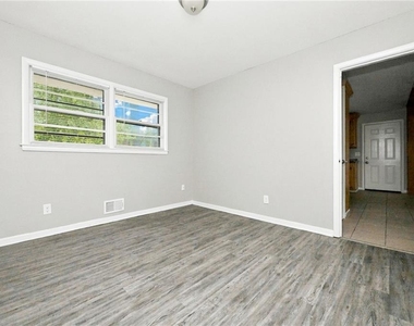3945 Camellia Trail - Photo Thumbnail 9