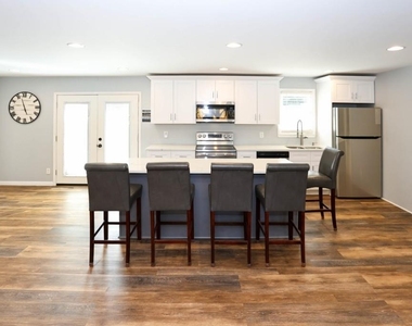 6157 Orville Drive - Photo Thumbnail 11