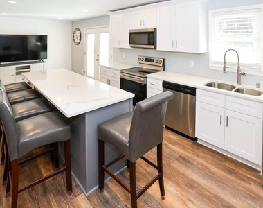 6157 Orville Drive - Photo Thumbnail 8