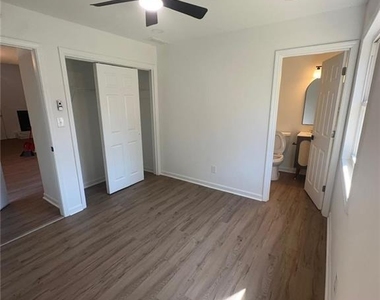 122 Jennifer Lane Sw - Photo Thumbnail 3