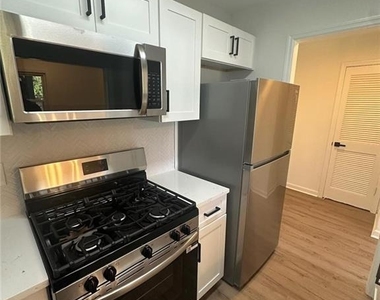122 Jennifer Lane Sw - Photo Thumbnail 6