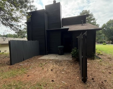 122 Jennifer Lane Sw - Photo Thumbnail 1