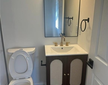 122 Jennifer Lane Sw - Photo Thumbnail 4