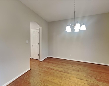 327 Laurel Glen Crossing - Photo Thumbnail 5