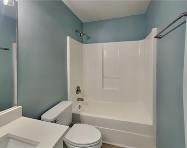327 Laurel Glen Crossing - Photo Thumbnail 15