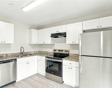 7980 Woodlake Drive - Photo Thumbnail 3