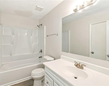 7980 Woodlake Drive - Photo Thumbnail 13