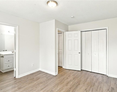 7980 Woodlake Drive - Photo Thumbnail 5