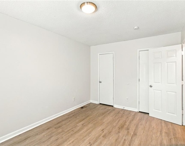 7980 Woodlake Drive - Photo Thumbnail 9
