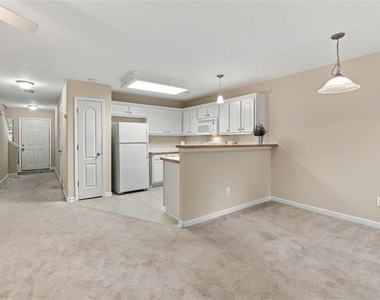 1436 Box Circle - Photo Thumbnail 7