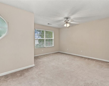 1436 Box Circle - Photo Thumbnail 18