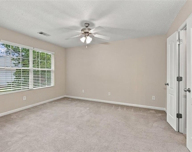 1436 Box Circle - Photo Thumbnail 19