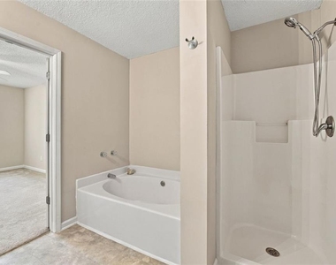 1436 Box Circle - Photo Thumbnail 23