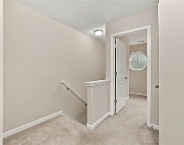 1436 Box Circle - Photo Thumbnail 16