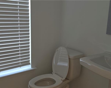 607 Rose Hill Lane - Photo Thumbnail 10
