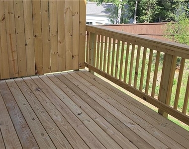 607 Rose Hill Lane - Photo Thumbnail 7