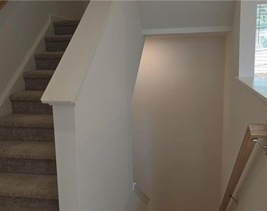 607 Rose Hill Lane - Photo Thumbnail 13
