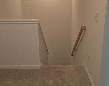 607 Rose Hill Lane - Photo Thumbnail 5
