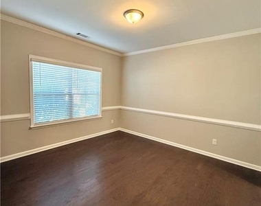 144 Avery Landing Way - Photo Thumbnail 2