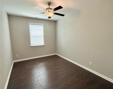 144 Avery Landing Way - Photo Thumbnail 15