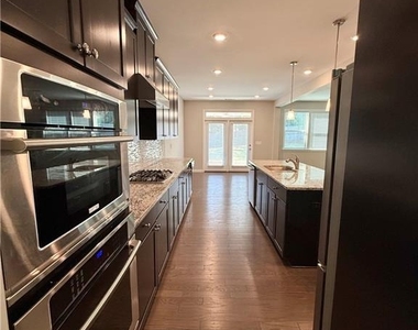 144 Avery Landing Way - Photo Thumbnail 10