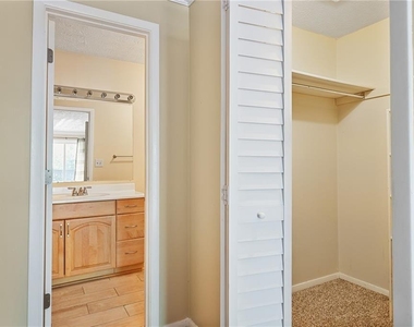 1014 Dunbar Drive - Photo Thumbnail 11