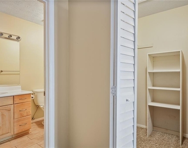 1014 Dunbar Drive - Photo Thumbnail 12
