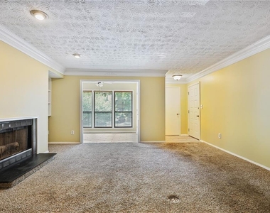 1014 Dunbar Drive - Photo Thumbnail 2