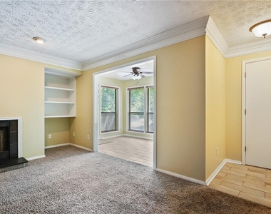 1014 Dunbar Drive - Photo Thumbnail 3
