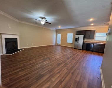 348 Turtle Creek Drive - Photo Thumbnail 2