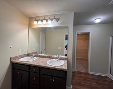 348 Turtle Creek Drive - Photo Thumbnail 13