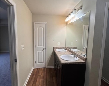 348 Turtle Creek Drive - Photo Thumbnail 12