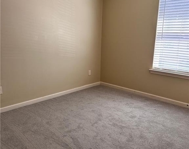 348 Turtle Creek Drive - Photo Thumbnail 18